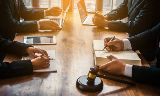 Licytacje nieruchomości komorniczej – poradnik