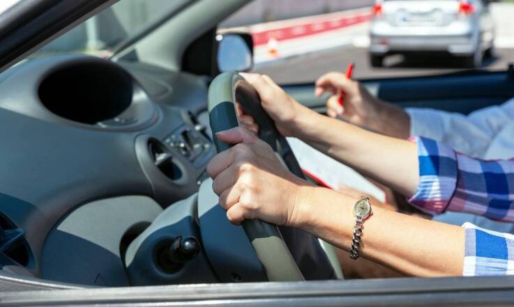 Jakie wyzwania czekają kursantów na drodze do zdobycia prawa jazdy kategorii D?