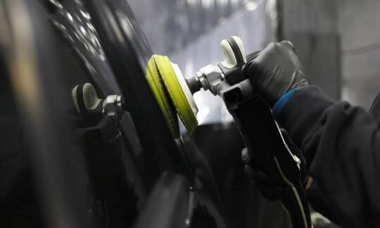 Szkolenie detailingowe jako droga do specjalizacji w przyciemnianiu szyb