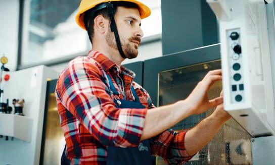 Dlaczego badania widzenia po olśnieniu są kluczowe dla operatorów maszyn?