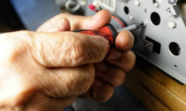 Wpływ regularnego serwisowania na wydajność drukarek HP mono