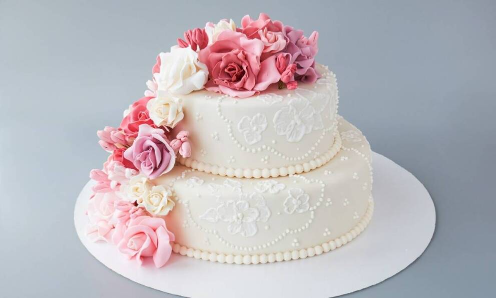 Zastosowanie masy cukrowej w dekoracjach tortów łańcut