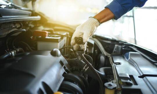 Jakie korzyści płyną z regularnej kontroli i serwisu układu chłodzenia?