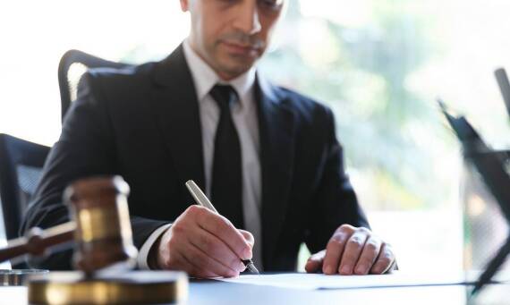 Jak notariusz pomaga w rejestrowaniu protokołów zgromadzeń wspólnot mieszkaniowych?