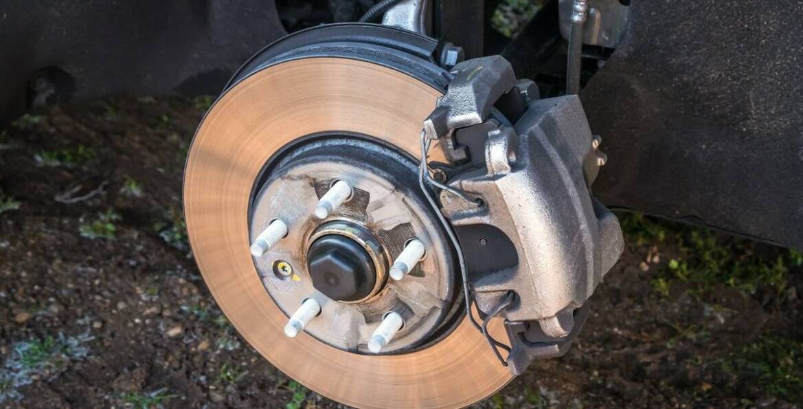 Jakie są najczęstsze przyczyny awarii układów hamulcowych w samochodach?