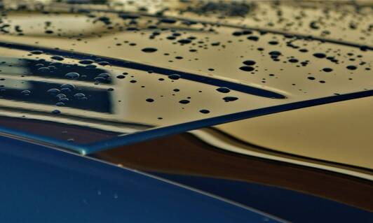 Jak dbać o oklejony samochód, aby zachować trwałość i estetykę?