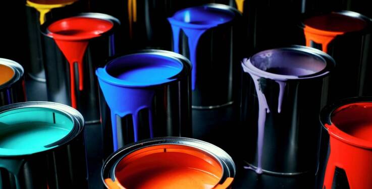 Jakie są różnice między farbami akrylowymi a innymi rodzajami farb modelarskich?