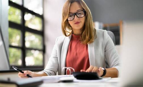 Sporządzanie deklaracji VAT: Profesjonalne wsparcie księgowe