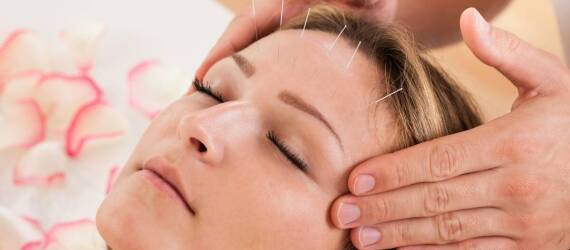 Akupunktura twarzy a poprawa elastyczności skóry