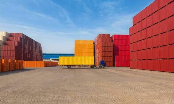 Jak kontenery magazynowe mogą zwiększyć elastyczność operacyjną przedsiębiorstwa?