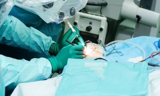 Bezpieczeństwo i skuteczność implantów ust: co warto wiedzieć przed decyzją o zabiegu?