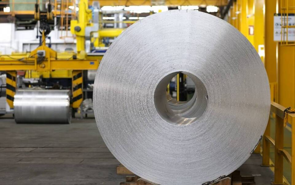 Stal ciągniona w produkcji sprzętu elektrotechnicznego: zastosowania i właściwości