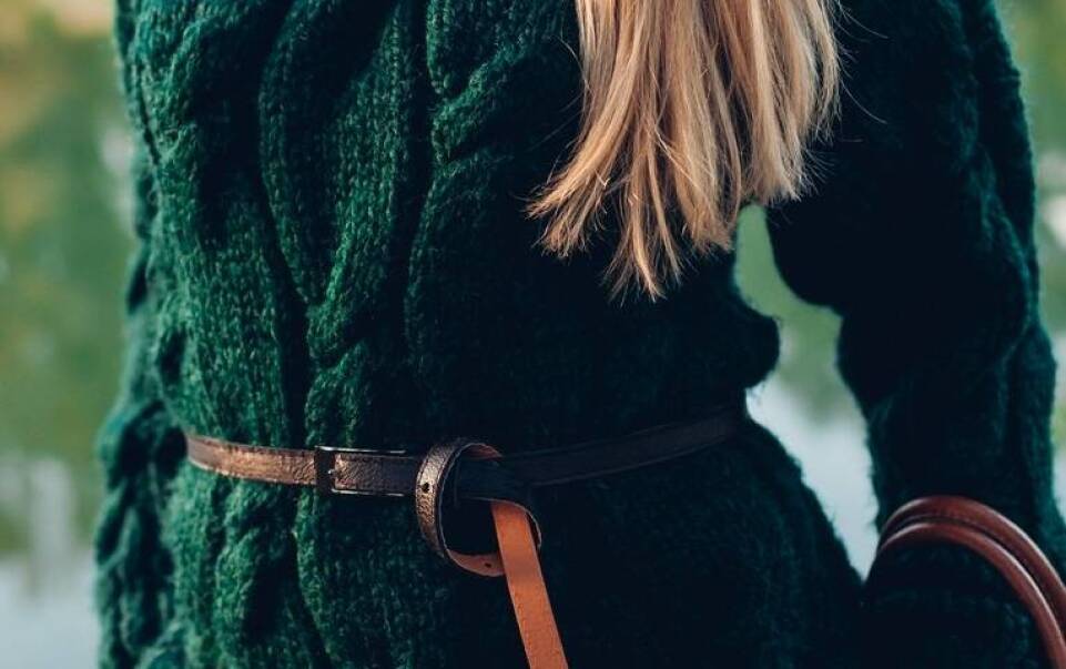 Jak płaszcz oversize damski może urozmaicić jesienną stylizację?