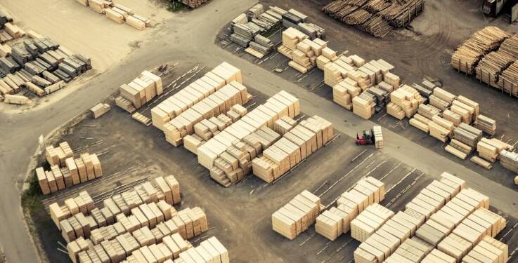 Producent palet drewnianych: kluczowe aspekty działalności w regionie