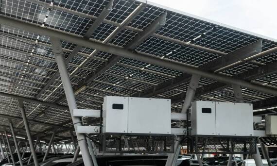 Jakie są kluczowe wyzwania w integracji magazynów energii z systemami PV?