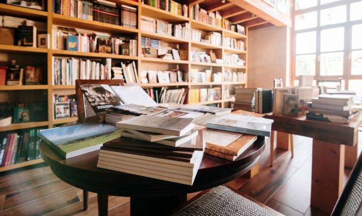 Jak literatura japońska przedstawia zmieniające się role społeczne?