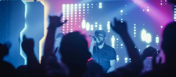 Jakie koktajle i atrakcje czekają w jazzowym klubie w samym sercu Poznania?