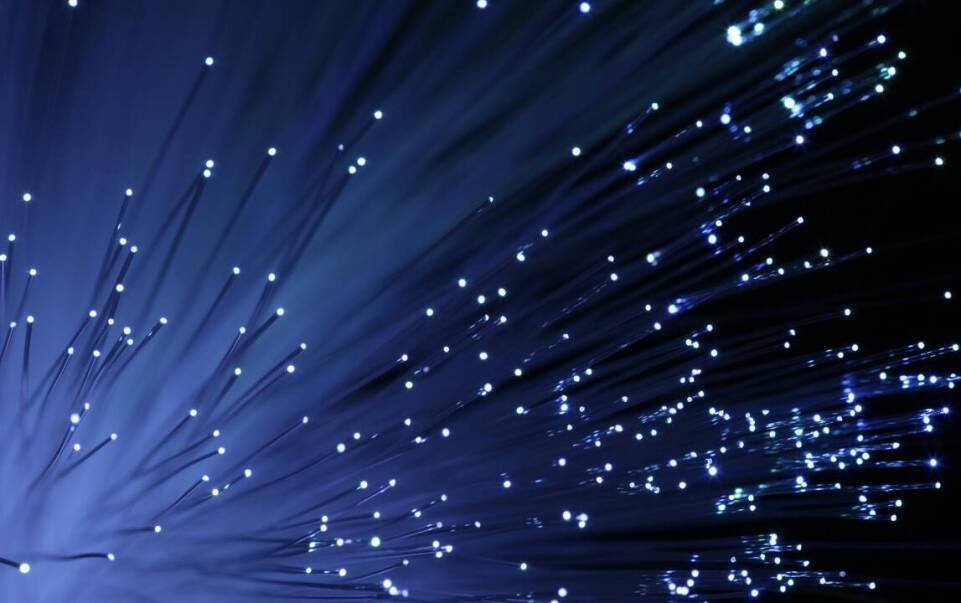 Nowe możliwości technologiczne dzięki przetwornikom światłowodowym