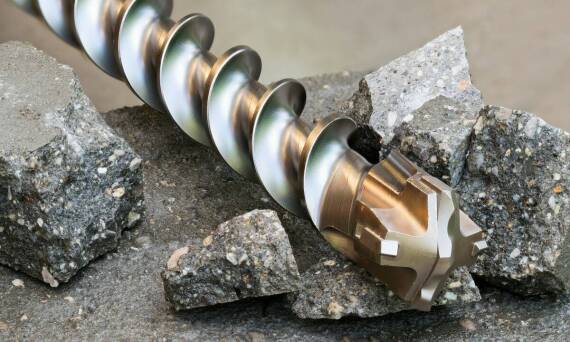 Wpływ jakości tarcz diamentowych na precyzję cięcia betonu