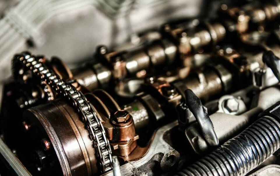 Jak pompy paliwowe wpływają na wydajność silnika samochodowego?