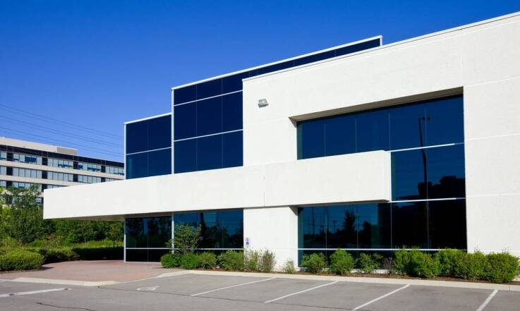 Zalety szybkiej budowy hal stalowych w sektorze spożywczym