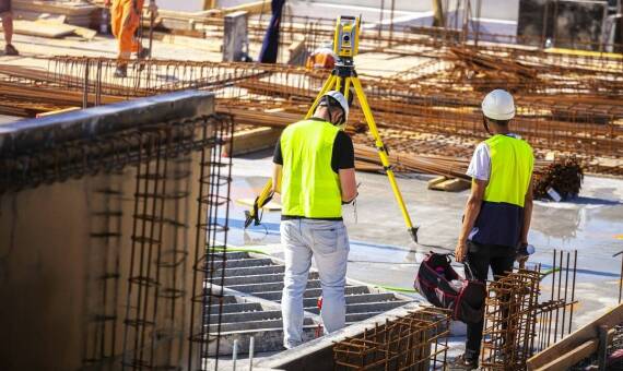 Jak odzież robocza z Elbląga wpływa na efektywność pracy?