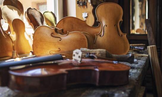 Jak zespół muzyki dawnej wpływa na interpretacje oper historycznych?