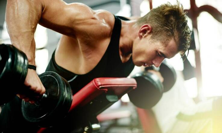 Korzyści z całodobowego dostępu do siłowni dla miłośników abs ćwiczeń