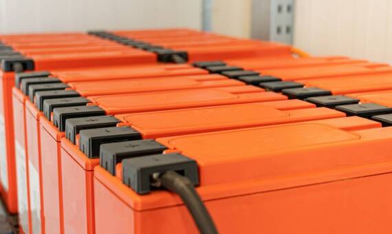 Przegląd nowości technologicznych w akumulatorach ciężarowych 24V