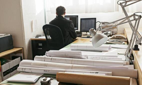 Pomoc prawna przy sporządzaniu umów na roboty budowlane – co oferuje radca prawny?