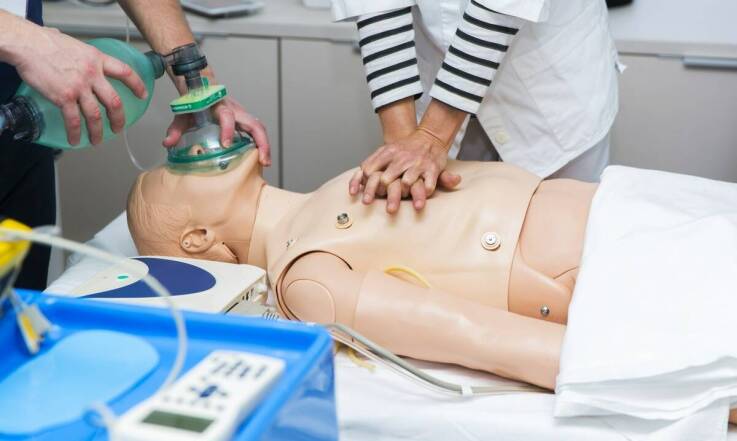 Kluczowe zalety szkoleń pierwsza pomoc w kontekście przepisów BHP