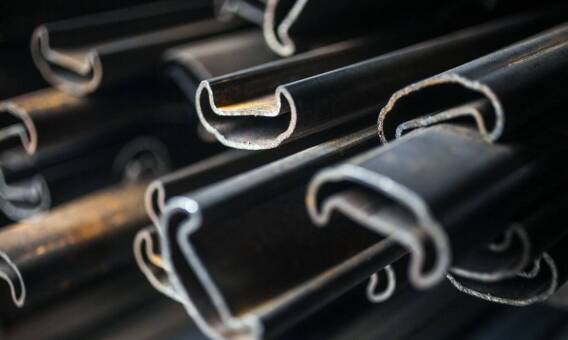 Jak dobrać odpowiednie listwy aluminiowe do swojej naczepy?