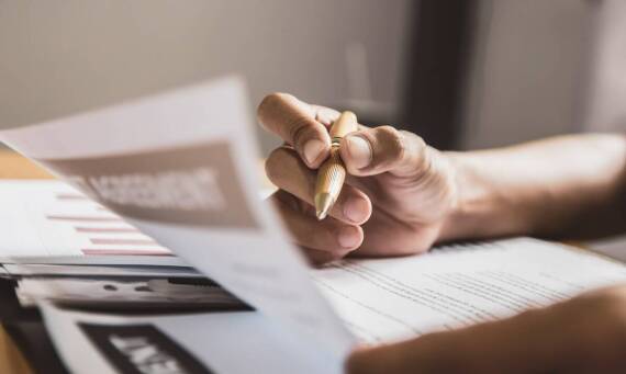 Jakie są najważniejsze zasady dotyczące sporządzania umów deweloperskich?