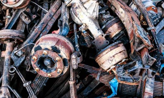 Kluczowe aspekty wyboru odpowiedniego auto złomu do współpracy