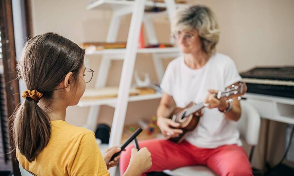 Nauka różnych technik gry na perkusji w szkole muzycznej – co oferuje program?