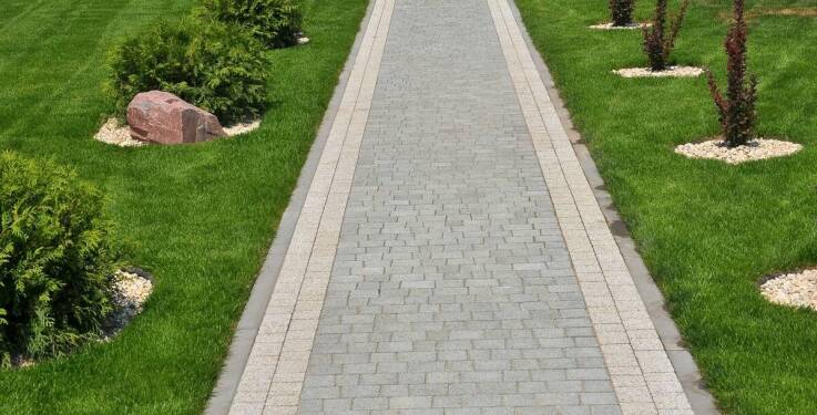 Jakie są kluczowe aspekty wyboru dekoracyjnej kostki brukowej?