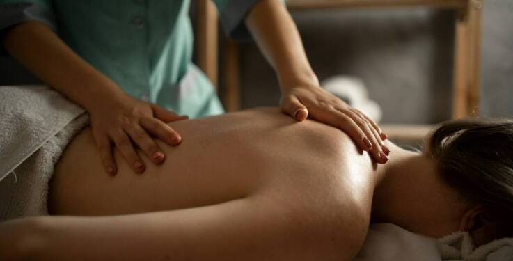 Jak terapia manualna wspiera leczenie przewlekłych bólów mięśniowych?