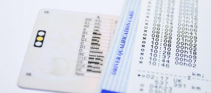 Jakie dokumenty są potrzebne do przewozu auta z Hiszpanii do Polski?