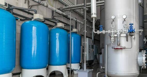 Jak baterie cyklonowe wpływają na efektywność filtracji przemysłowej?