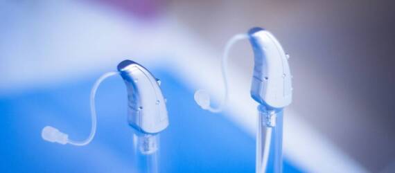 Czym różnią się aparaty słuchowe od innych marek?