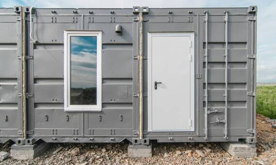 Jakie korzyści przynosi wynajem kontenerów stróżówek dla firm ochroniarskich?