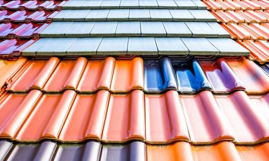 Zalety dachów ceramicznych w kontekście estetyki i funkcjonalności