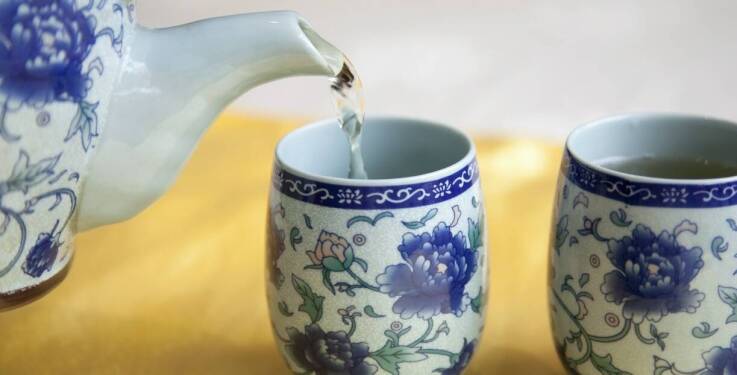 Ręcznie malowana porcelana jako wyraz wdzięczności dla nauczyciela