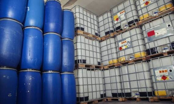 Hurtownia chemiczna: jak skutecznie zabezpieczyć firmę przed zagrożeniami biologicznymi?