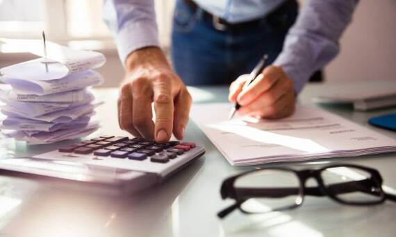 Jakie usługi księgowe są kluczowe dla jednoosobowych działalności gospodarczych?