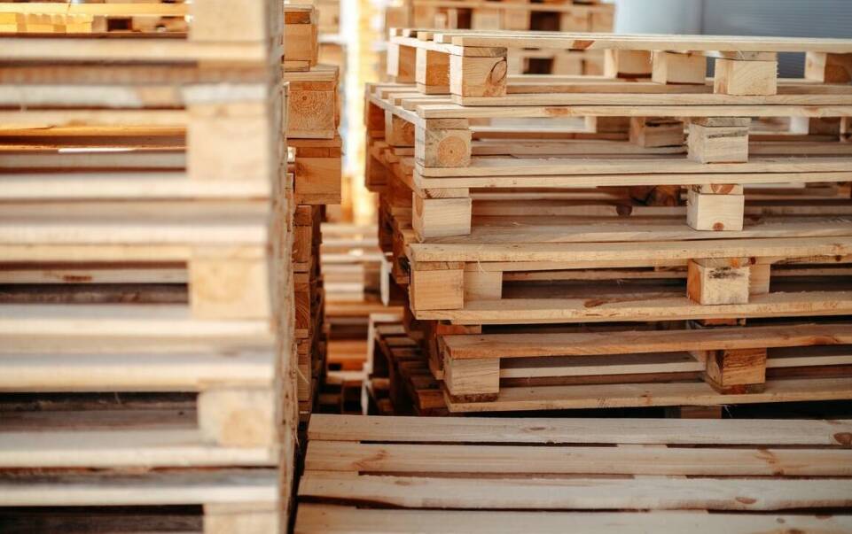 Ekologiczne podejście do produkcji i renowacji palet