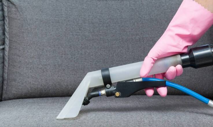 Profesjonalne usługi prania tapicerki – co oferujemy firmom?