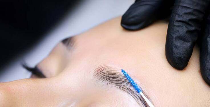 Jak dopasować makijaż permanentny do naturalnej tonacji skóry?