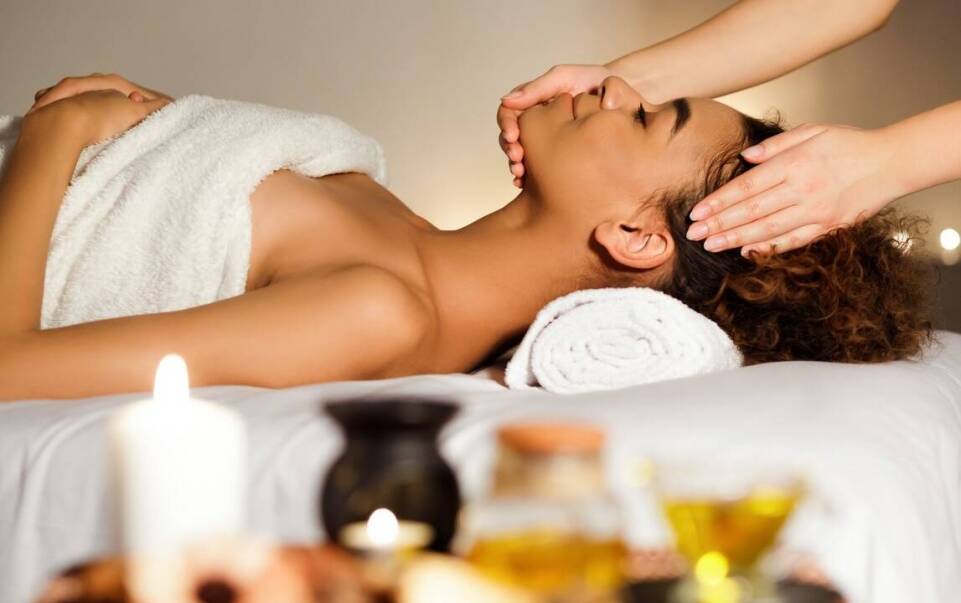 Złagodzenie napięcia mięśniowego dzięki masażowi Kobido