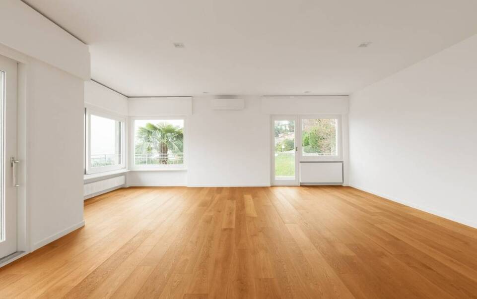 Podstawowe zasady utrzymania drewnianych podłóg w doskonałym stanie